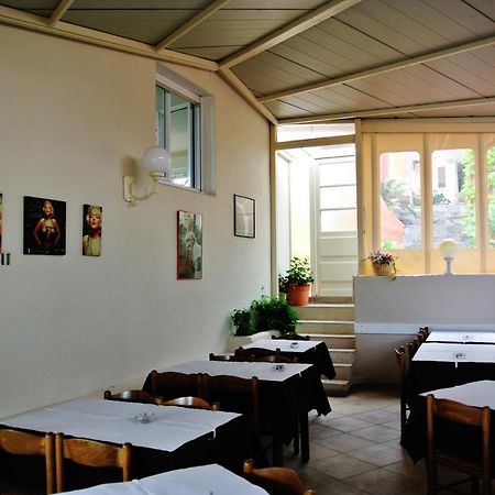 Hotel Residence San Pieru Tarcu Bagian luar foto