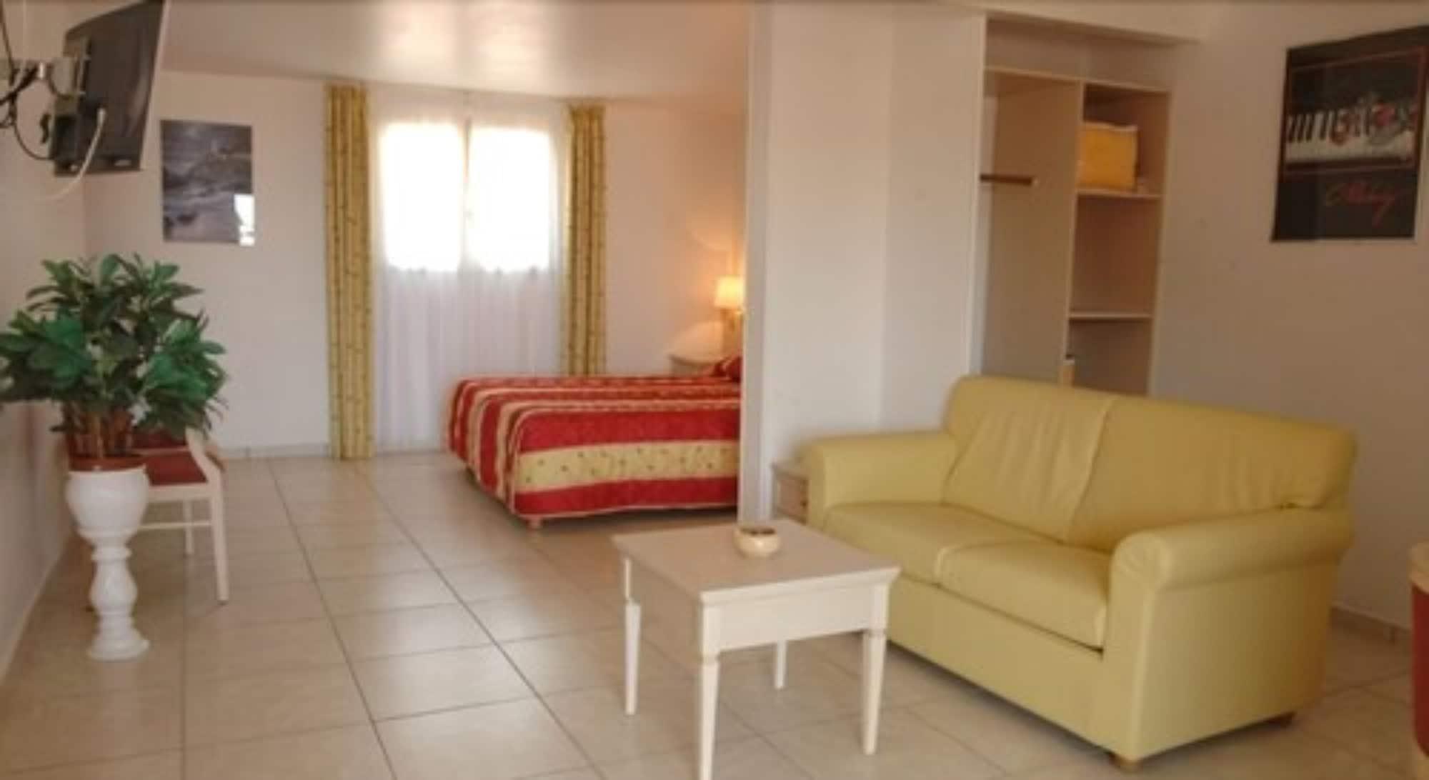 Hotel Residence San Pieru Tarcu Bagian luar foto