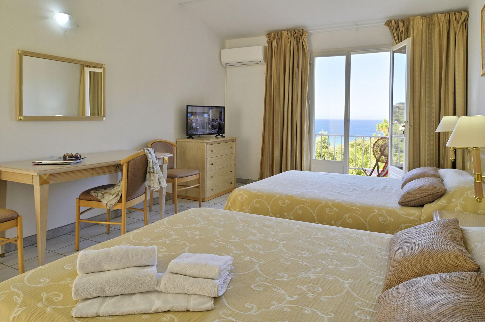 Hotel Residence San Pieru Tarcu Bagian luar foto