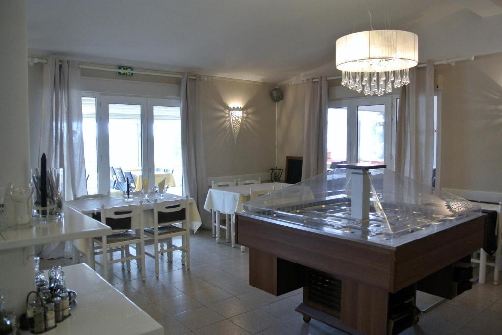 Hotel Residence San Pieru Tarcu Bagian luar foto