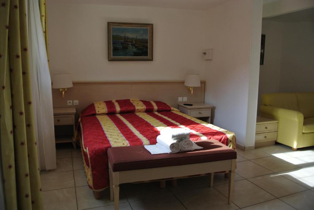 Hotel Residence San Pieru Tarcu Ruang foto