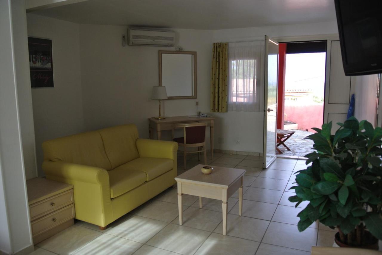 Hotel Residence San Pieru Tarcu Bagian luar foto